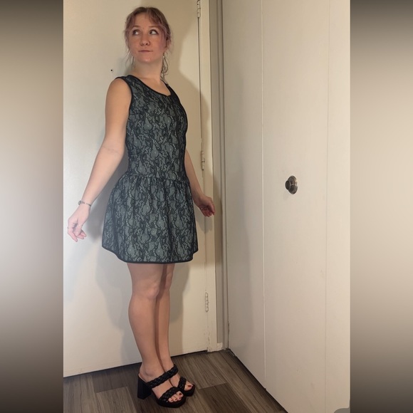 Miami lace fit & flare mini dress - Picture 3 of 11